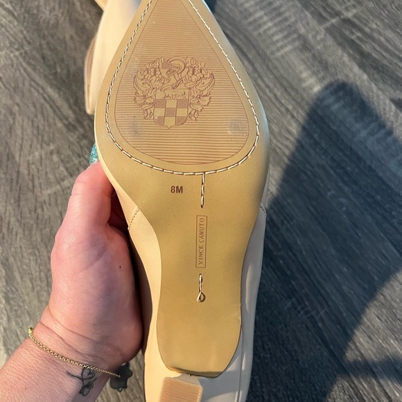 Vince Camuto Nude D’Orsay Pointed Toe Heels – Size 8M - Picture 2 of 9